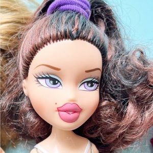 Dana Bratz doll plus an extra outfit